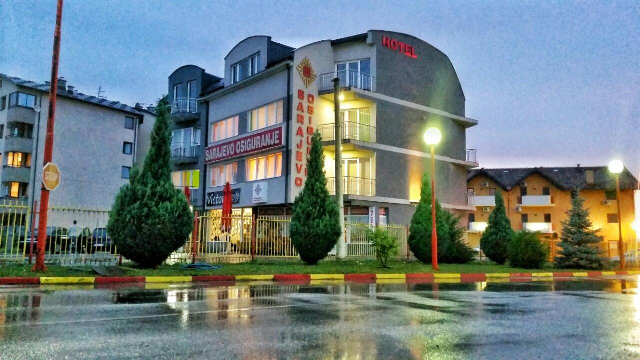 Hotel Victoria Lukavica Extérieur photo