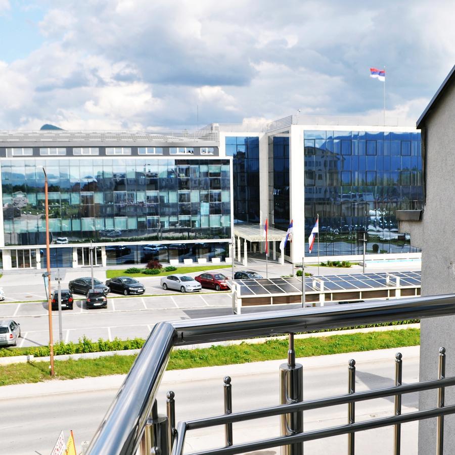 Hotel Victoria Lukavica Extérieur photo